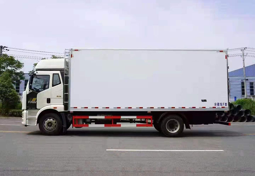 解放J6L精英版高頂雙臥冷藏車(chē)
