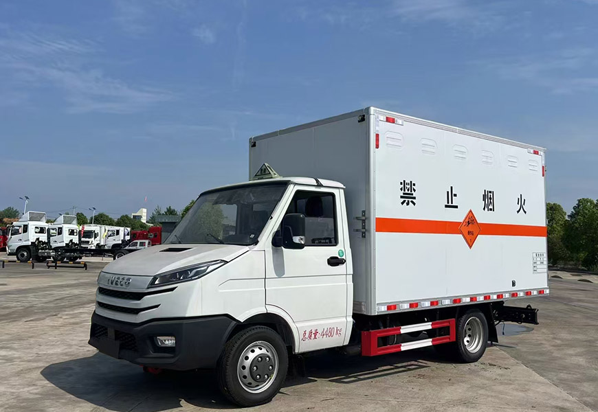 程力專汽國六依維柯得意藍牌爆破器材運輸車